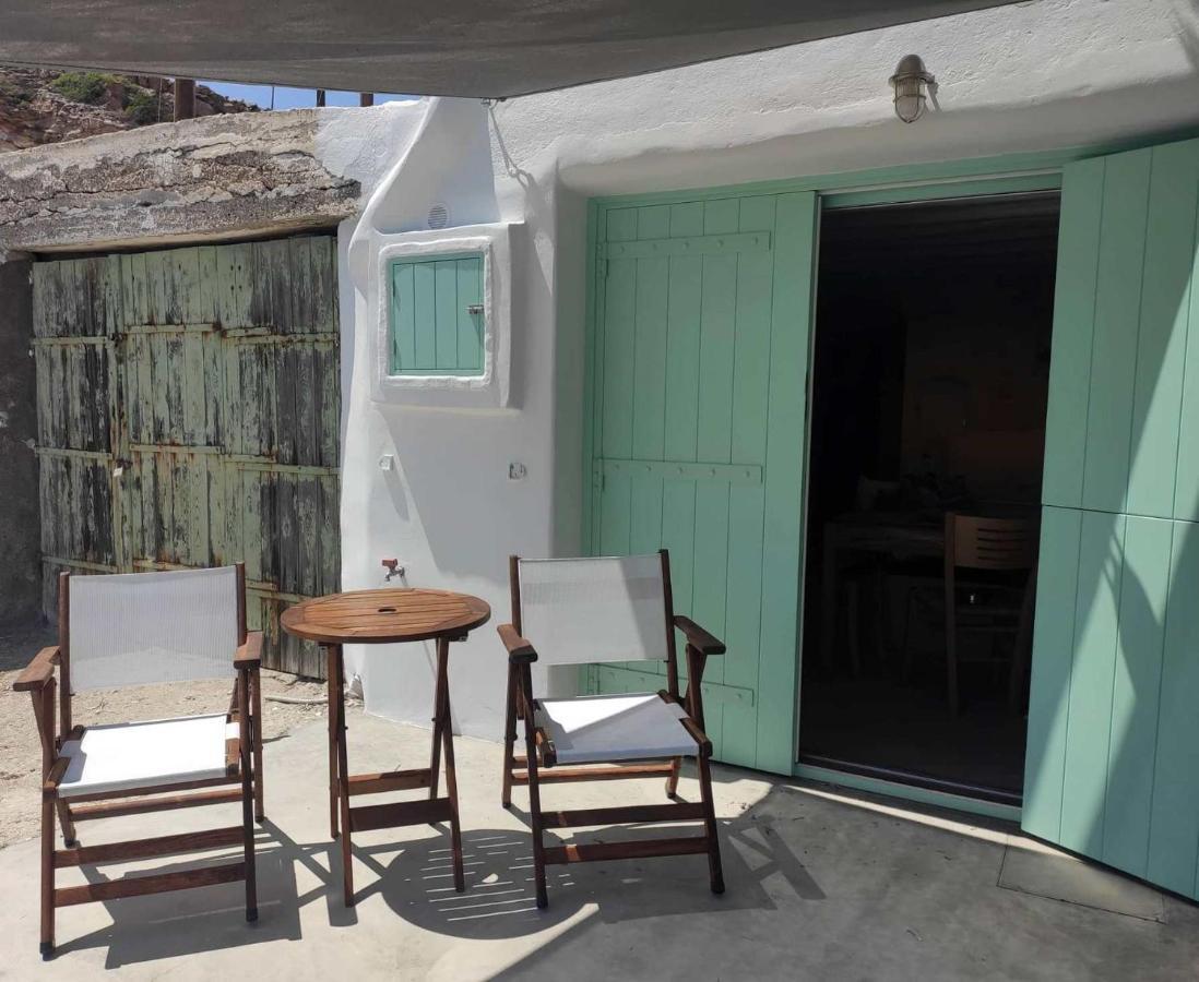 Apanemo Beach House Agios Nikolaos Kimolos Bagian luar foto