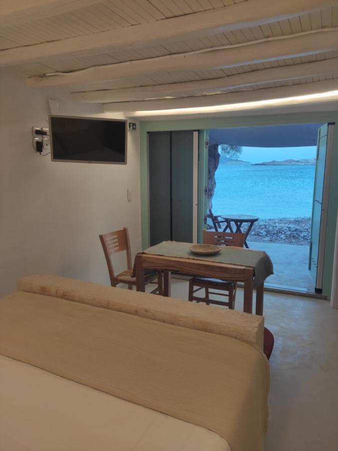 Apanemo Beach House Agios Nikolaos Kimolos Bagian luar foto
